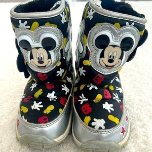 Disney Mickey Mouse Sz 10 170 Black & Silver Cartoon design Snow boots after ski